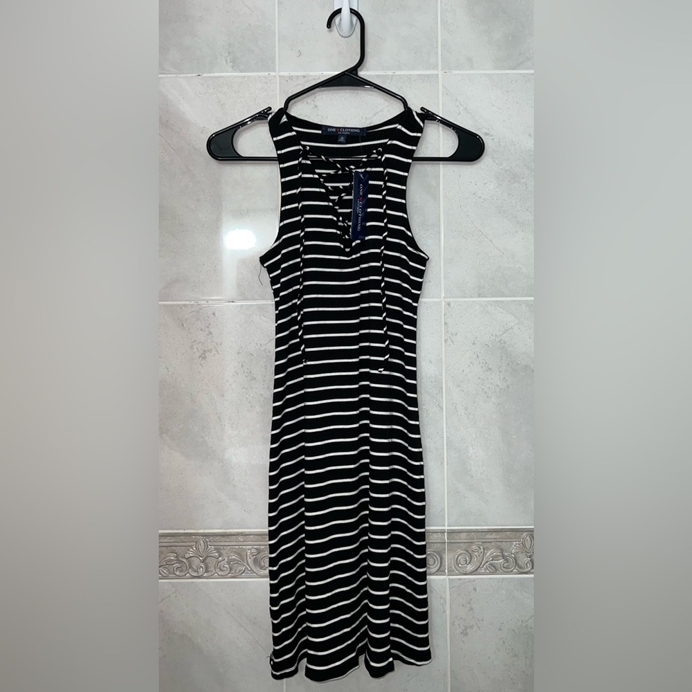 NWT | Striped Black & White V-Neck Sheath Midi Dress | One Clothing | Women’s